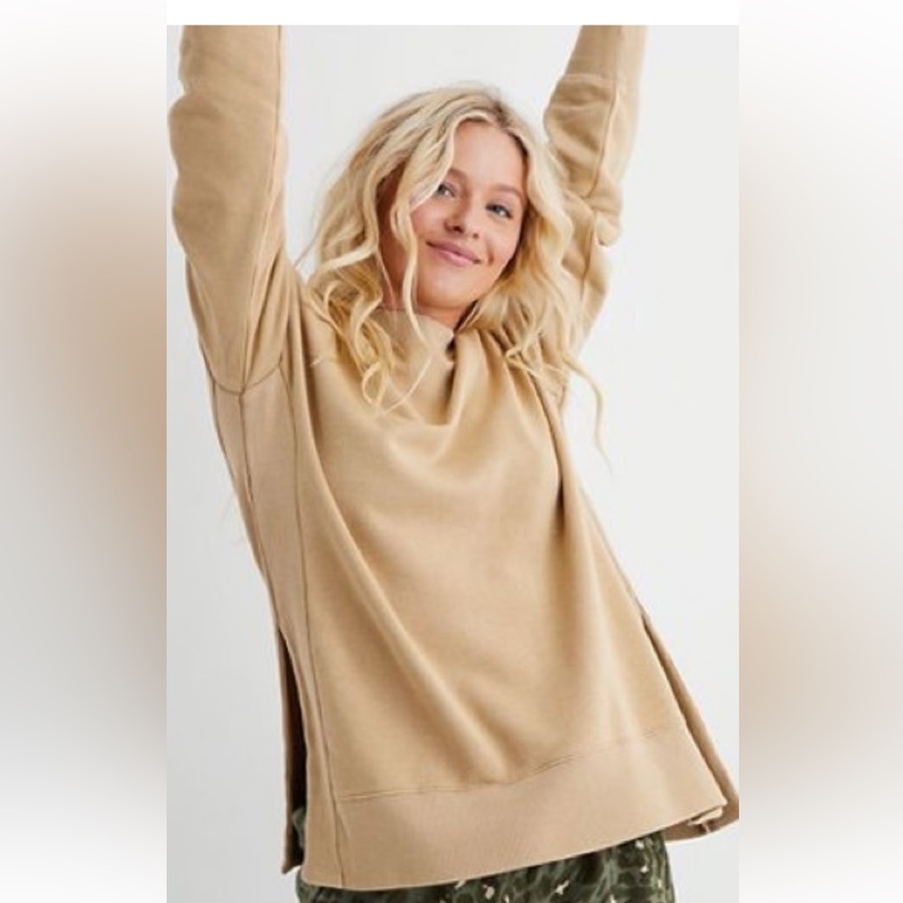 Aerie slit seam slit crew neck